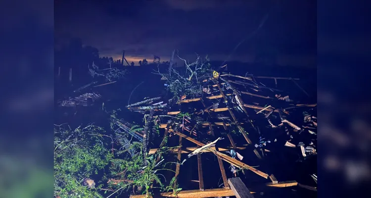 Prefeitura mobiliza secretarias e Defesa Civil após tornado atingir Piraí do Sul