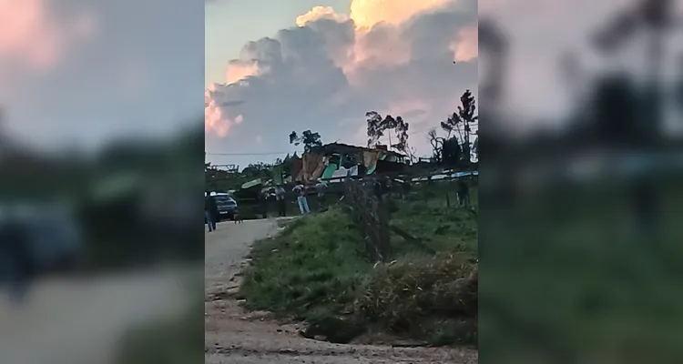 Tornado atinge Piraí do Sul e Jaguariaíva e deixa rastro de destruição