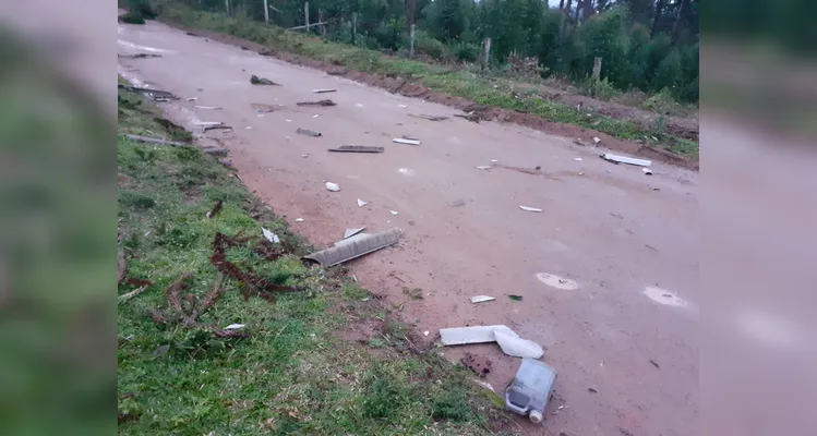 Tornado atinge Piraí do Sul e Jaguariaíva e deixa rastro de destruição