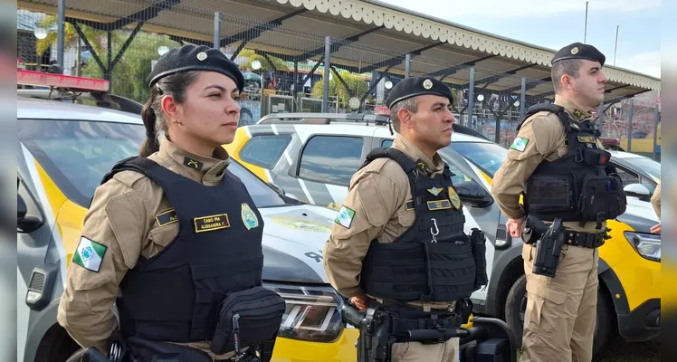 Operação Omnis fiscaliza veículos e estabelecimentos durante ação em PG