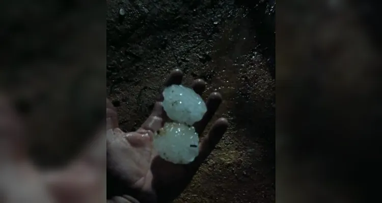 Forte chuva de granizo atinge localidades do interior de Reserva