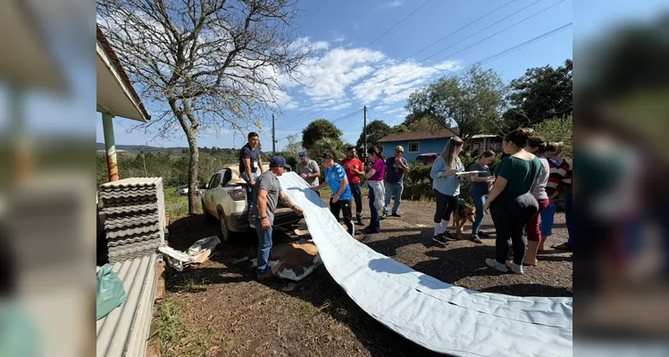 Equipes da Prefeitura de Tibagi se mobilizam após temporal com granizo atingir a cidade