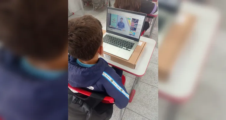 Confira a série de registros do trabalho em sala de aula.