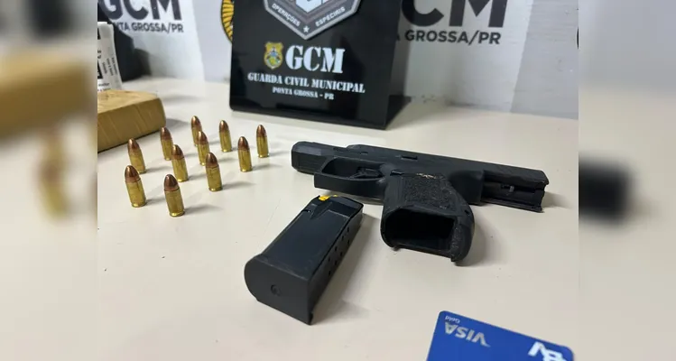 Equipe do GOE apreende arma de fogo, munições e maconha em Ponta Grossa