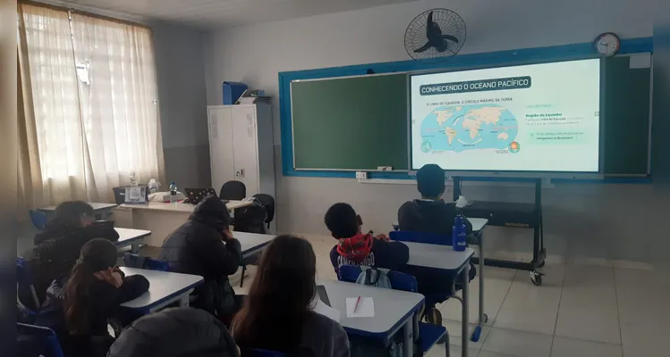 Confira a série de registros em sala de aula.