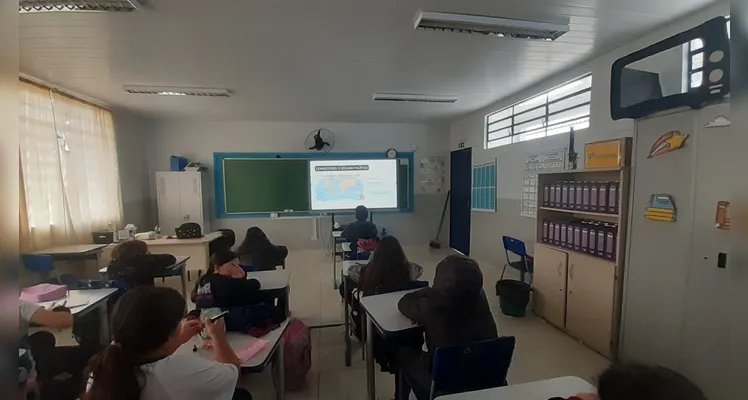Confira a série de registros em sala de aula.