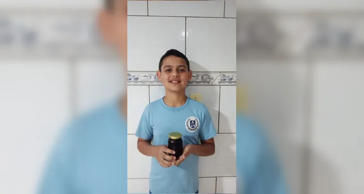 A turma identificou materiais recicláveis e reutilizados no cotidiano, aproximando os estudos de práticas sustentáveis presentes nas famílias.