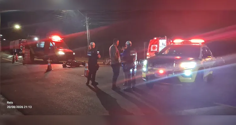Dois homens ficam feridos após colisão frontal de motos no bairro Uvaranas