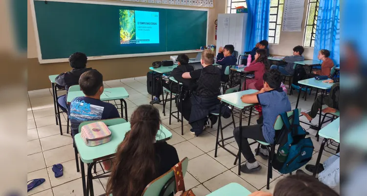Confira a série de registros do trabalho em sala de aula.
