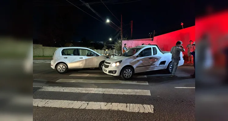 Motorista avança preferencial e colide contra carro no bairro Uvaranas em PG