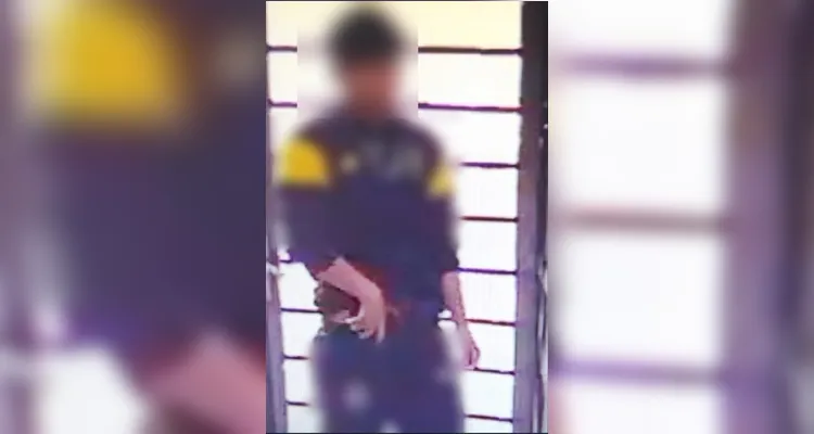 Adolescente é flagrado simulando portar arma de fogo em colégio de PG