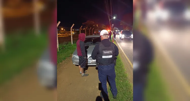 Operação 'Vizinhança Segura' aborda 39 veículos e prende dois motoristas em PG