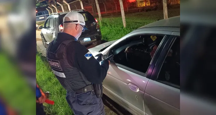 Operação 'Vizinhança Segura' aborda 39 veículos e prende dois motoristas em PG