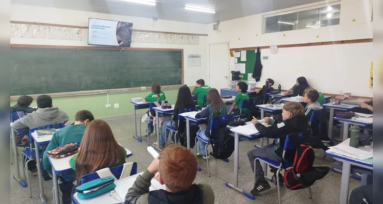 Confira os registros do trabalho em sala de aula.