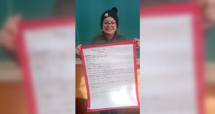 A turma realizou pesquisas e organizou gráficos e cartazes com os resultados.