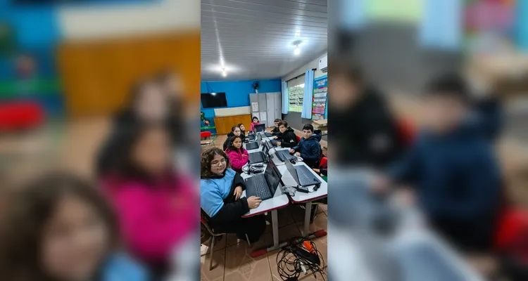 Os alunos realizaram rodas de conversa, pesquisas e confeccionaram cartazes sobre o tema.