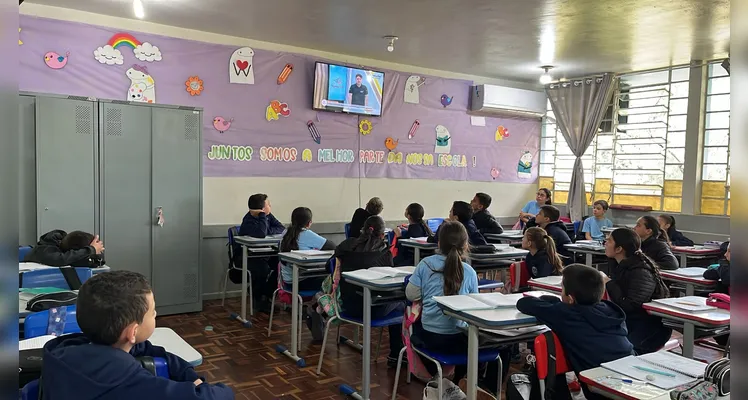 A videoaula do Vamos Ler foi o ponto de partida para reflexões da turma sobre consumo consciente e hábitos responsáveis.