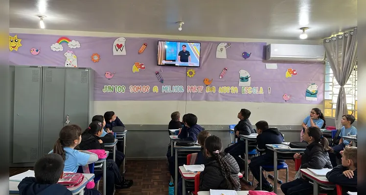 A videoaula do Vamos Ler foi o ponto de partida para reflexões da turma sobre consumo consciente e hábitos responsáveis.