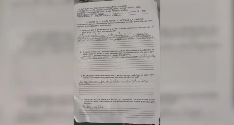 Veja a série de registros dentro e fora da sala de aula.