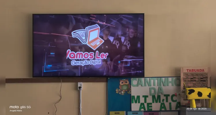 Veja a série de registros dentro e fora da sala de aula.