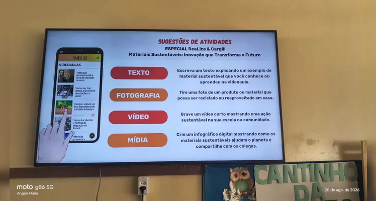 Veja a série de registros dentro e fora da sala de aula.