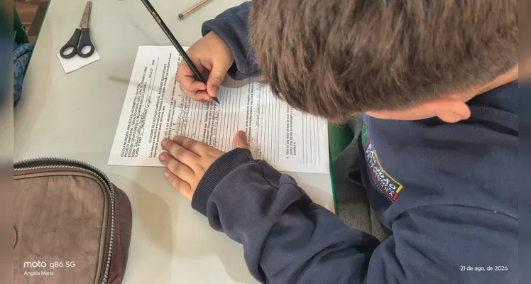 Veja a série de registros dentro e fora da sala de aula.