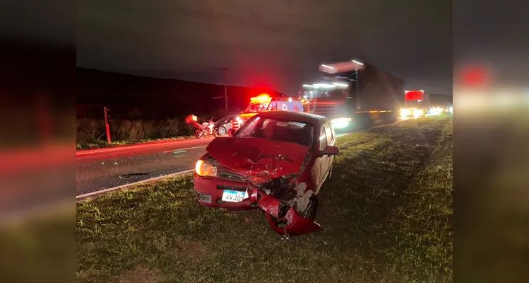 Motociclista fica ferido após acidente em rodovia de PG