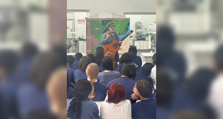 Colégio Cívico-Militar de PG celebra Dia do Tropeiro com música e história
