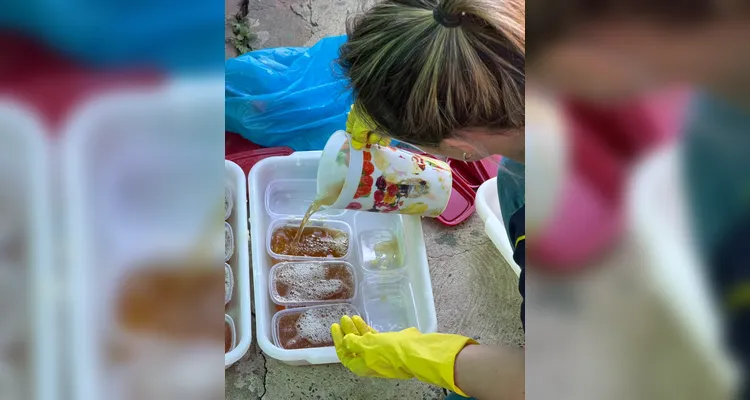 Na etapa prática, os alunos contribuíram com a coleta de óleo de cozinha usado e acompanharam, respeitando os cuidados necessários durante o processo, sua transformação em sabão.