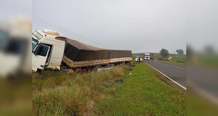 Cinco pessoas morrem em colisão frontal na PR-090, em Ventania