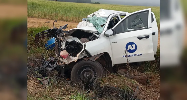 Cinco pessoas morrem em colisão frontal na PR-090, em Ventania