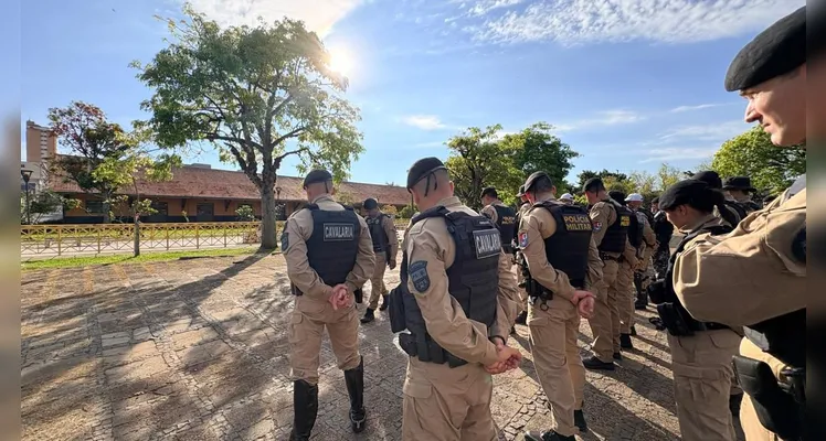 Mais de 100 pessoas são abordadas durante Operação OMNIS em PG