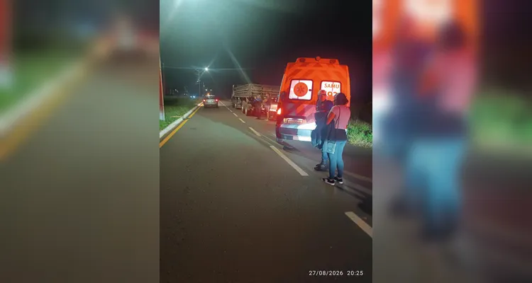 Motociclista fica ferido após colidir com caminhão estacionado no Bairro Cará-Cará