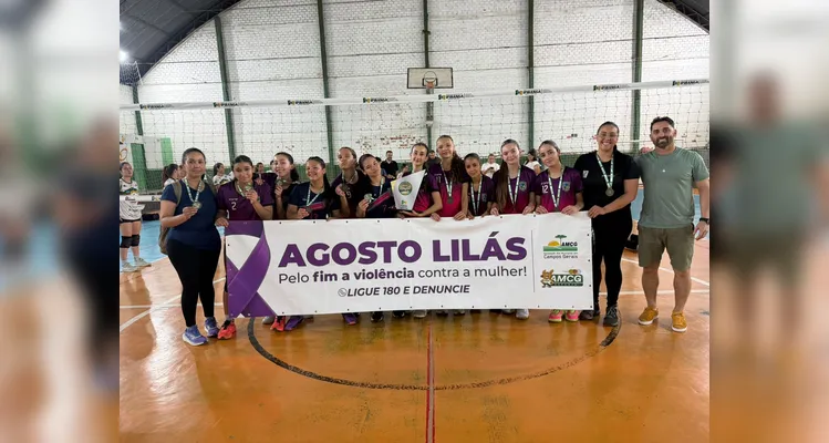 Equipes de Palmeira e Tibagi conquistam a 3ª etapa do Desafio AMCG de Vôlei