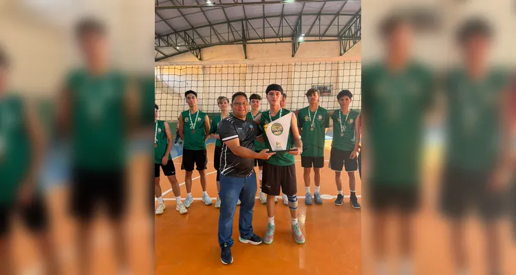 Equipes de Palmeira e Tibagi conquistam a 3ª etapa do Desafio AMCG de Vôlei