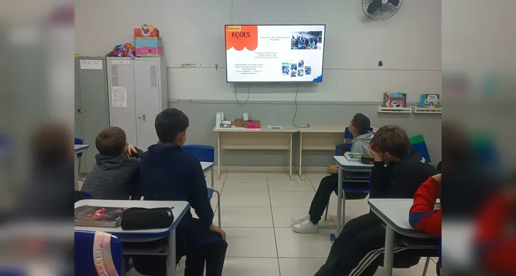 Confira a série de registros do trabalho em sala de aula.