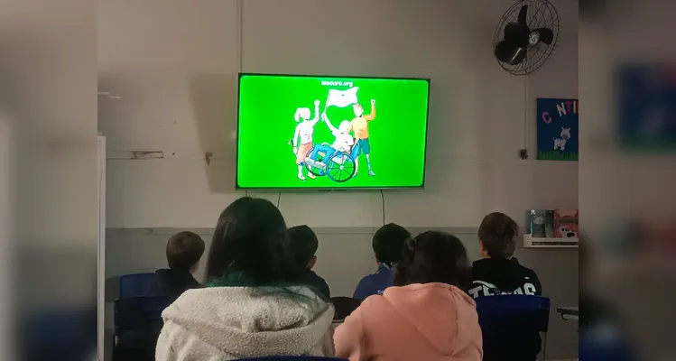 Confira a série de registros do trabalho em sala de aula.