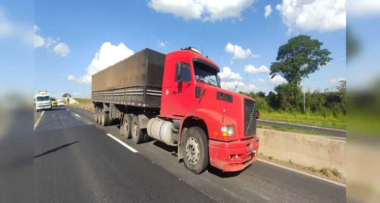 Caminhoneiro é indiciado por morte de motociclista após dirigir a 148 km/h em PG