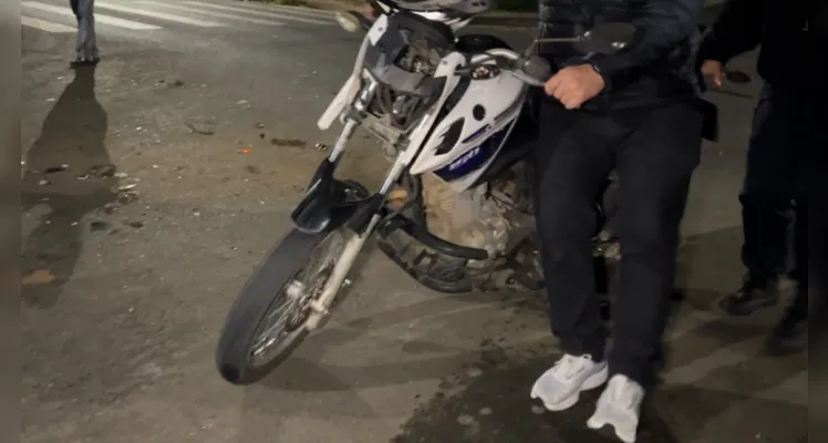 O motociclista recebeu os primeiros atendimentos no local prestados pela equipe do SAMU e foi encaminhado para a Unidade de Pronto Atendimento (UPA) Uvaranas