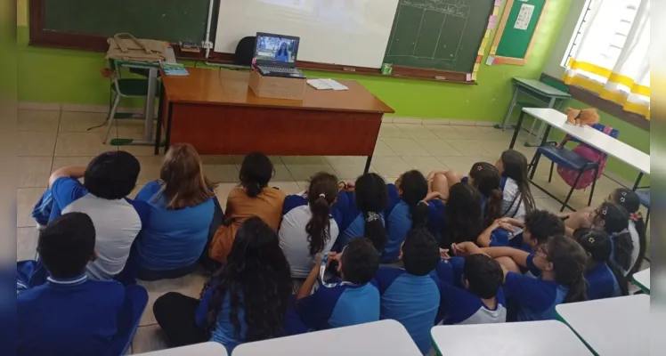 Educandos puderam assistir à videoaula para realizar desafio.