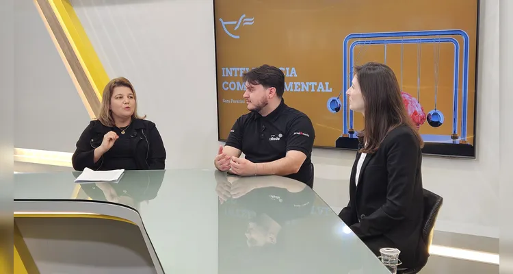 O painel relacionou inteligência comportamental a cinco dimensões: autoconhecimento, autogestão, consciência social, habilidades de relacionamento e tomada de decisão responsável.