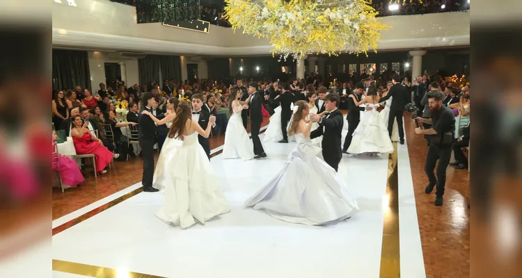 Clube Ponta Lagoa celebra debutantes 2026
