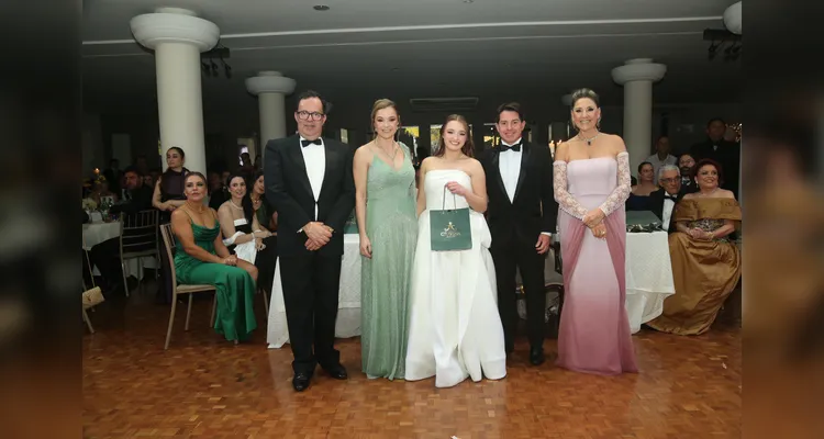 LOUISE GRIEBELER COSTA, FILHA JAQUELINE GRIEBELER E JORGE ANDRÉ PECHUT DE HOLLEBEN COSTA