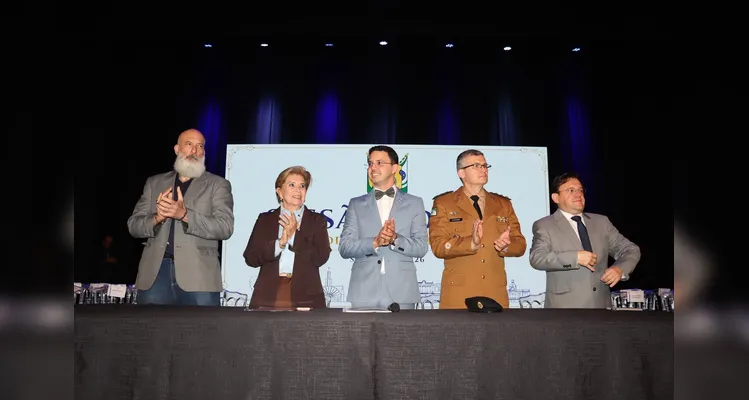 Confira imagens da Sessão Solene.