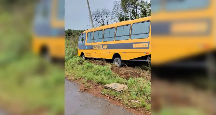 A ocorrência foi registrada às 8h20 e deixou os motoristas das duas carretas gravemente feridos.