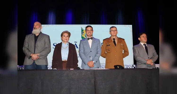 Confira imagens da Sessão Solene.