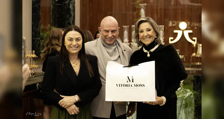 Joalheria Gravina recebe debutantes do Ponta Lagoa