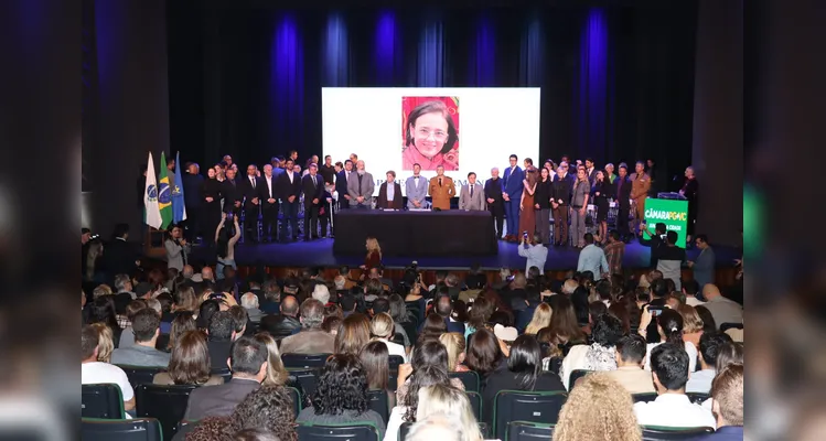 Confira imagens da Sessão Solene.