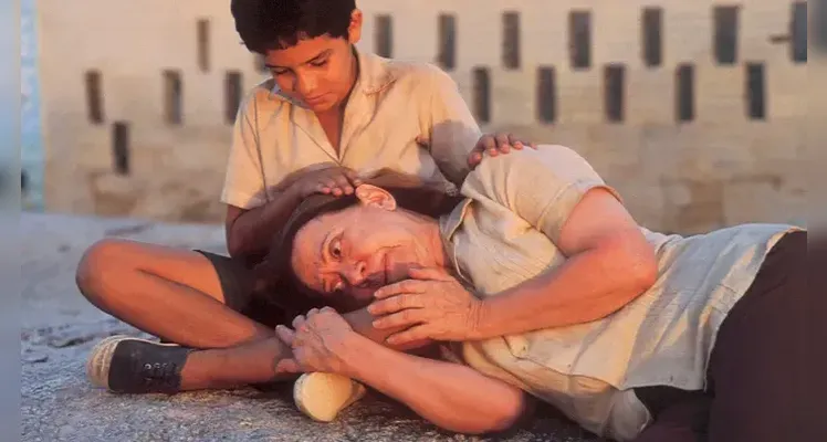 Fernanda Montenegro e Vinícius de Oliveira em "Central do Brasil", filme que lhe rendeu indicação ao Oscar |