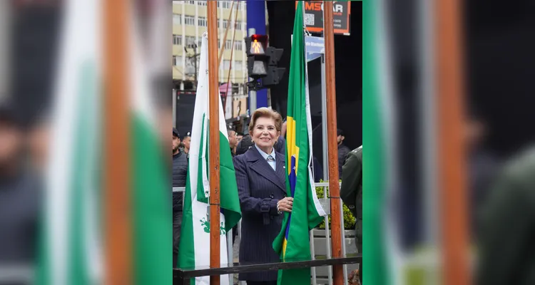 Veja fotos da abertura do desfile dos 203 anos de Ponta Grossa